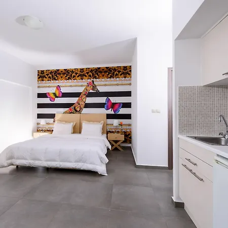 Angela Aparthotel