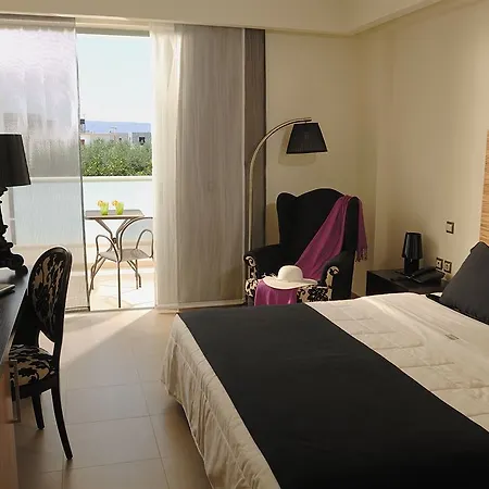 Angela Aparthotel 3*